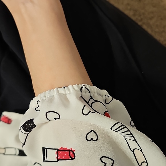 New York & Company White Lipstick Print Blouse - Picture 5 of 5